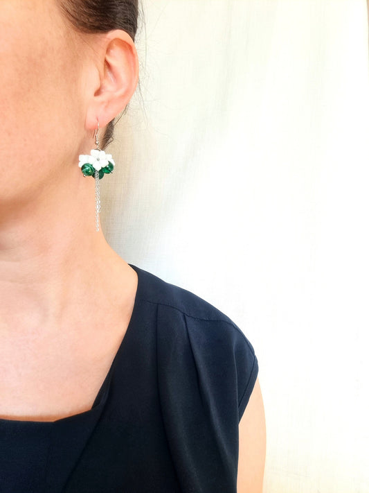 VIOLA - Titiduun keramiikkakorvakoru ketjulla - eri värejä